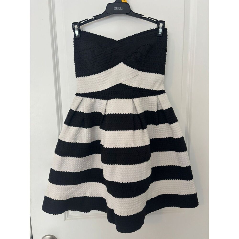 B. Darlin Dress dololl style, striped, Black and White, ziper size 5/6